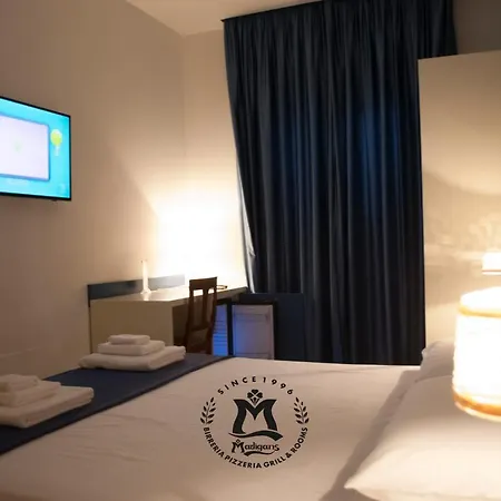 B&B Madigans 레체